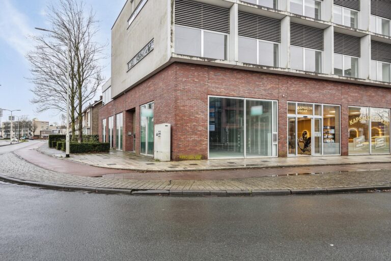 Laan van Limburg 1 – Roosendaal – Foto